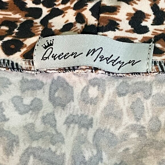 Queen Maddy Leopard Print Robe - Picture 2 of 2